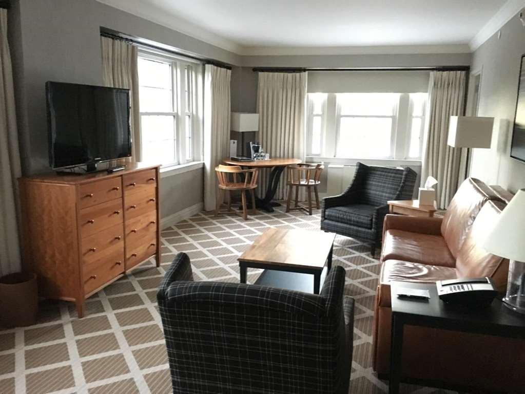 Hanover Inn Dartmouth Room photo